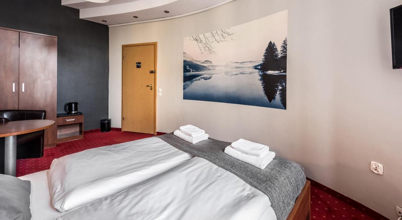 Flamingo Premium Hostel, Krakow